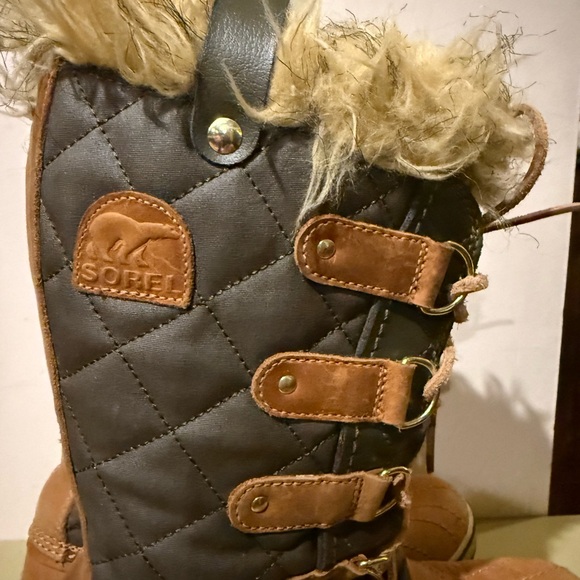 Sorel Camel and Olive Tofino Waterproof Winter Boots - Picture 3 of 8